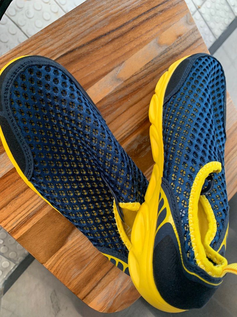 Aqua shoes sm megamall hotsell