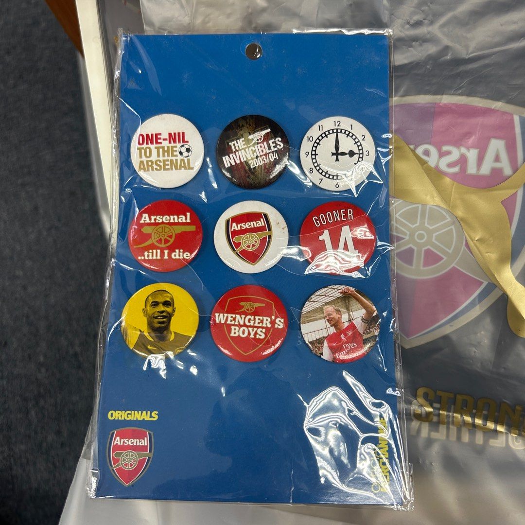 Arsenal merchandise top