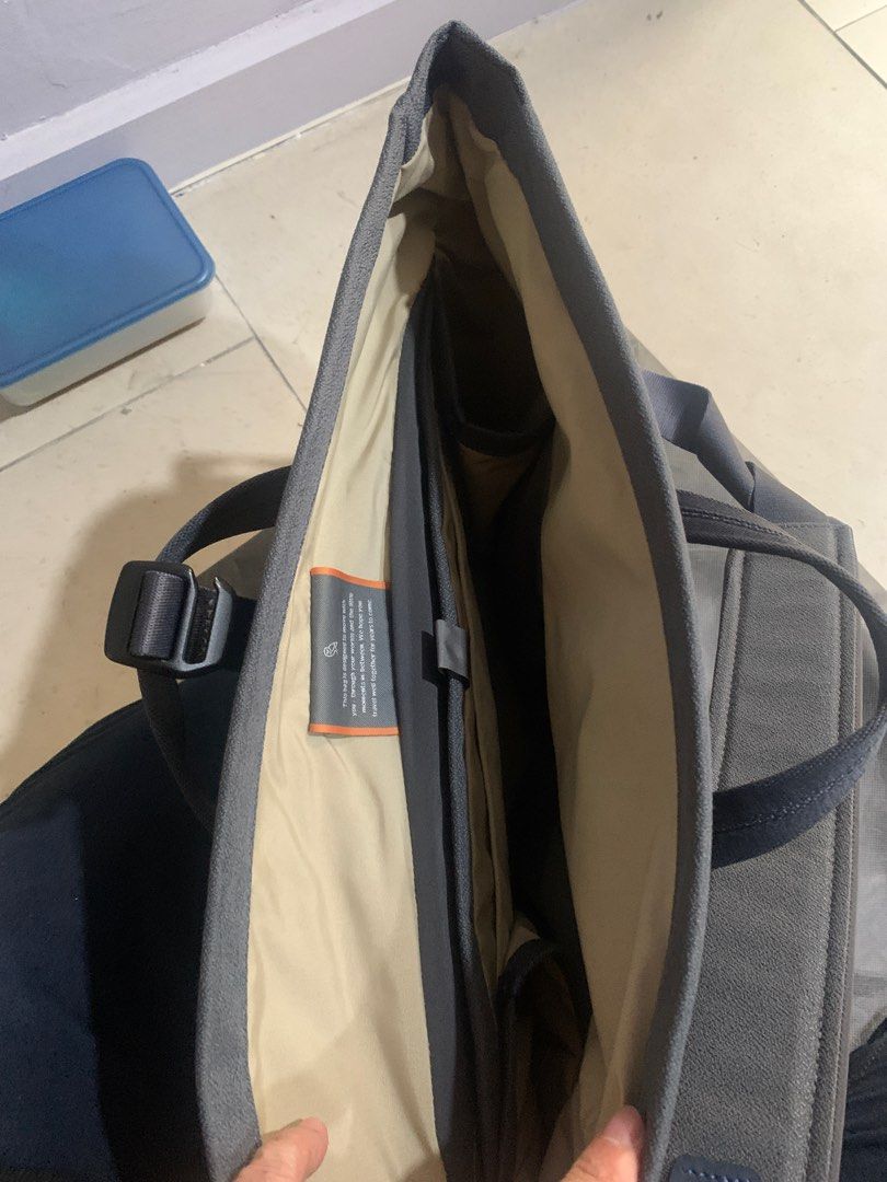 Bellroy System Messenger Bag, Men's Fashion, Bags, Sling Bags on Carousell