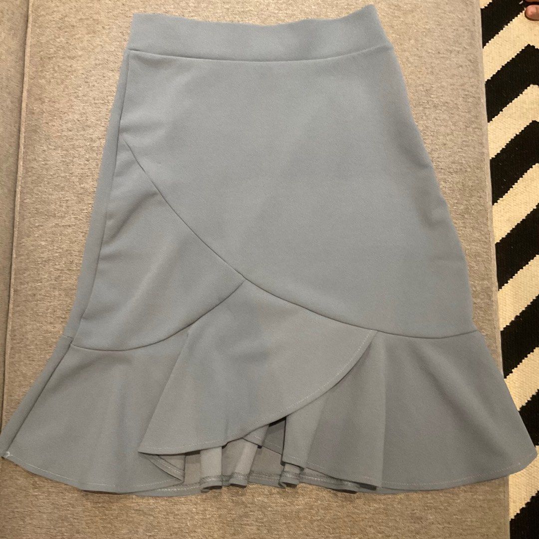Blue gray ruffle skirt (Category: Skirts) located in Quezon City. Submitted by sudo8 (Listing ID 1243852551, Image 1). Description: Best fits medium Stretchy and hip-hugging Personal favorite .