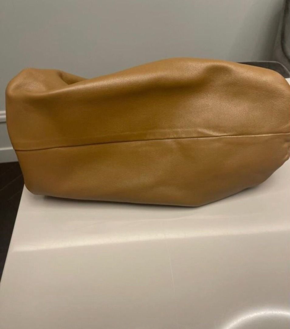 Bottega veneta hot sale slouchy clutch