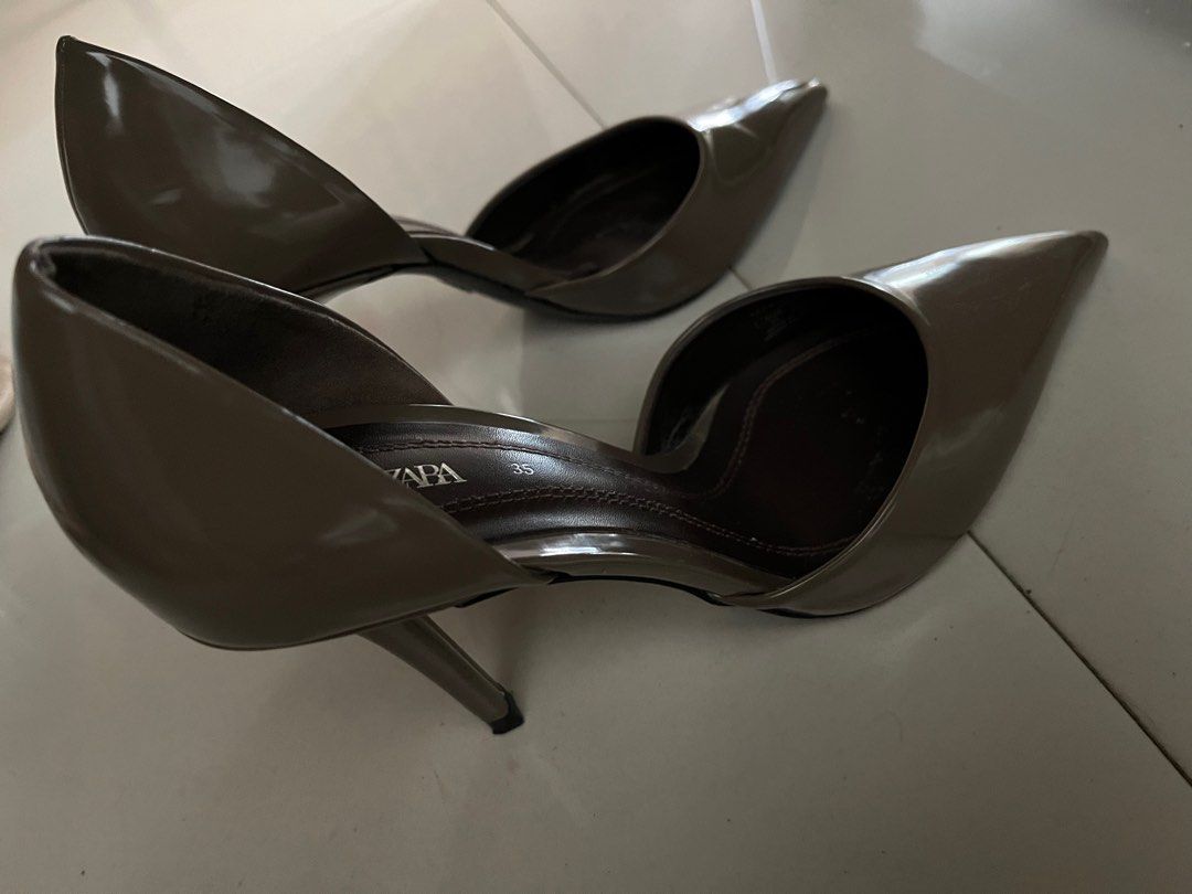 chocolate brown zara heels (Category: Heels) located in Cebu City. Submitted by lessyb (Listing ID 1243733716, Image 3). Description: brand new supposed to use it in the office na sana kaso medyo malaki pala ang size 35 for me, na awkward ako maglakad.