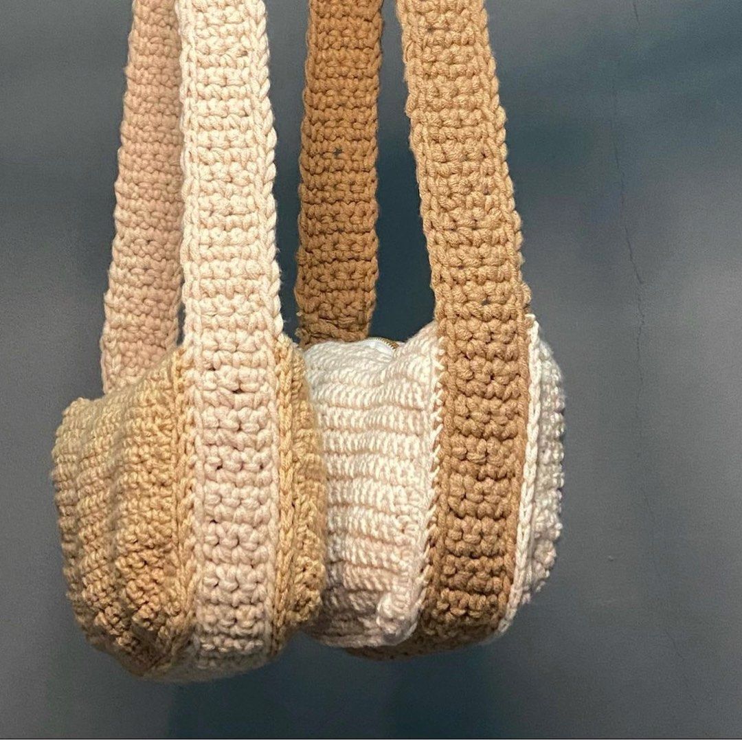CROCHET BAGUETTE BAG (Category: Shoulder Bags) located in Santo Tomas. Submitted by shellsea_declutterz (Listing ID 1243824587, Image 2). Description: u can customize dm me for more! .