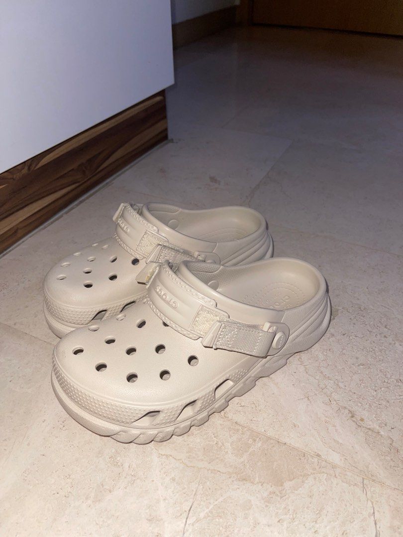 Max crocs shop