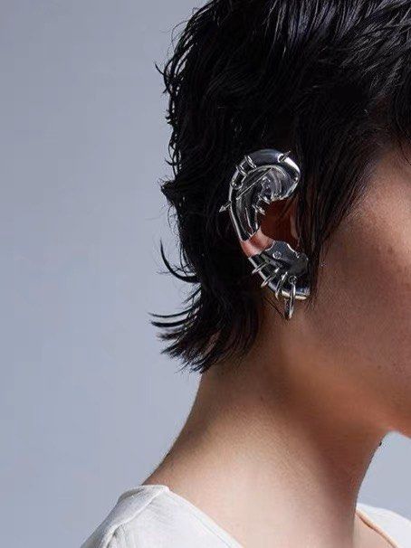 Cyberpunk metal ear piercing cuff