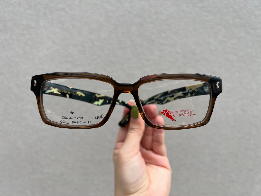 Dakota smith eyewear on sale