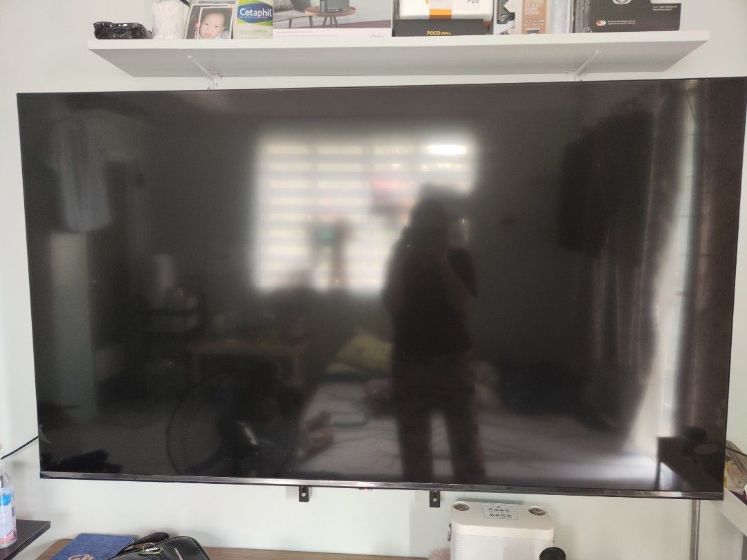 Devant Smart tv 65" (Category: TV) located in Makati City. Submitted by Dmomlife (Listing ID 1243754447, Image 2). Description: Devant Smart TV 65".