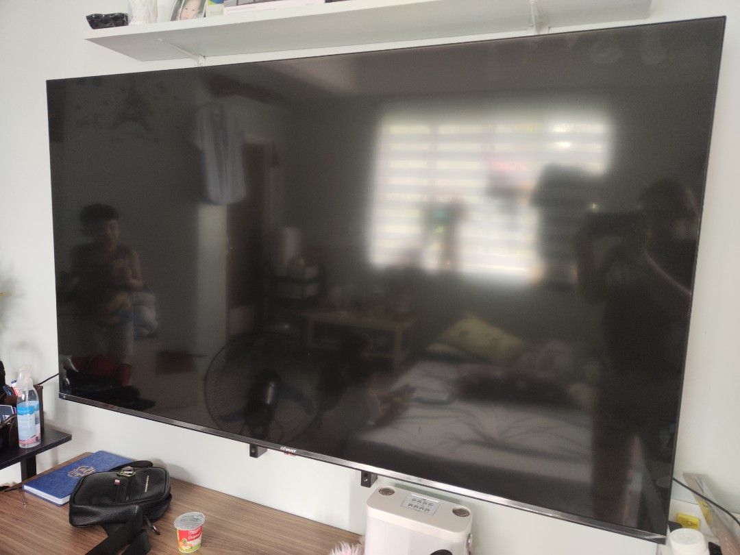 Devant Smart tv 65" (Category: TV) located in Makati City. Submitted by Dmomlife (Listing ID 1243754447, Image 3). Description: Devant Smart TV 65".