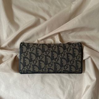 (Category: ) located in . Submitted by stylehouseph (Listing ID 1243754209, Image 1). Description: .
