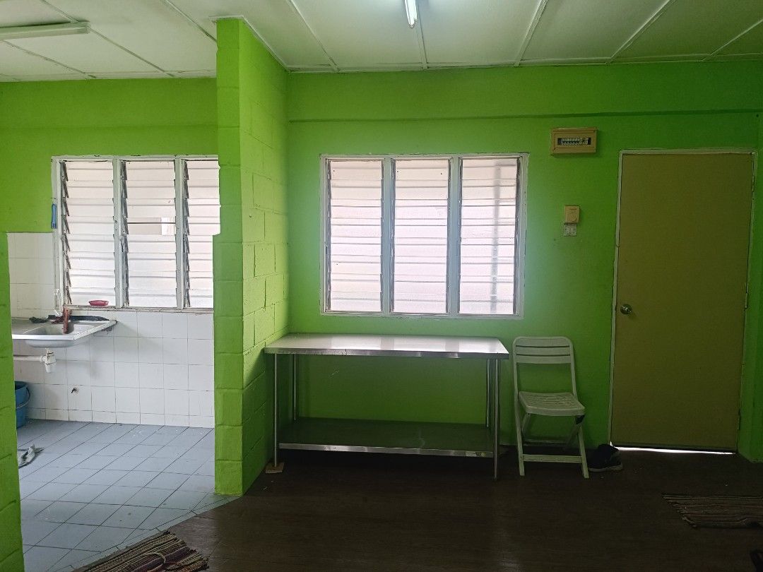 Flat bukit subang, Property, Rentals on Carousell