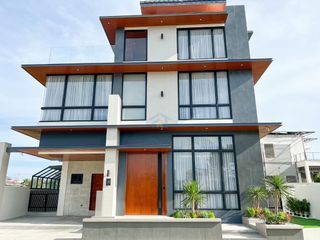For Sale 4 Bedroom South Forbes Silang Cavite
