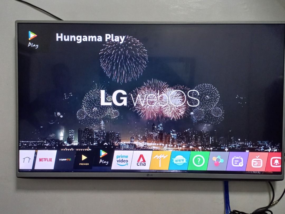 FOR SALE LG LF5900 WEB OS SMART TV 43INCHES, TV & Home Appliances, TV