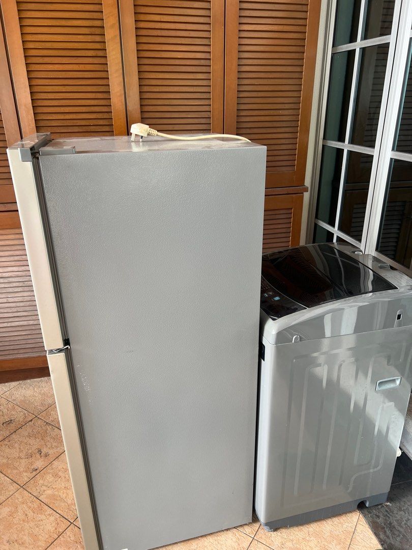 Fridge and washing machine 7.5kg sell together SRI PETALING, TV & Home