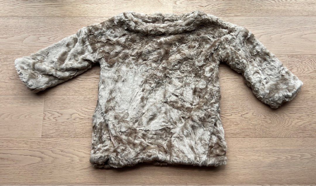Fur sleeve online sweater zara