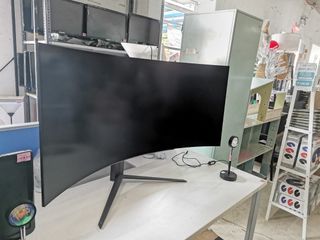 GAMING MONITOR CURVED OLED ULTRAGEAR 45IN LG 220V