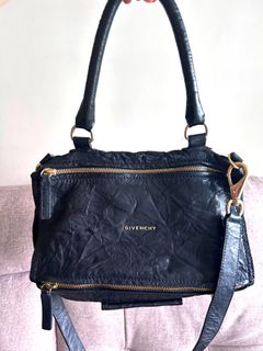 (Category: ) located in . Submitted by chic_luxe (Listing ID 1243751992, Image 1). Description: .