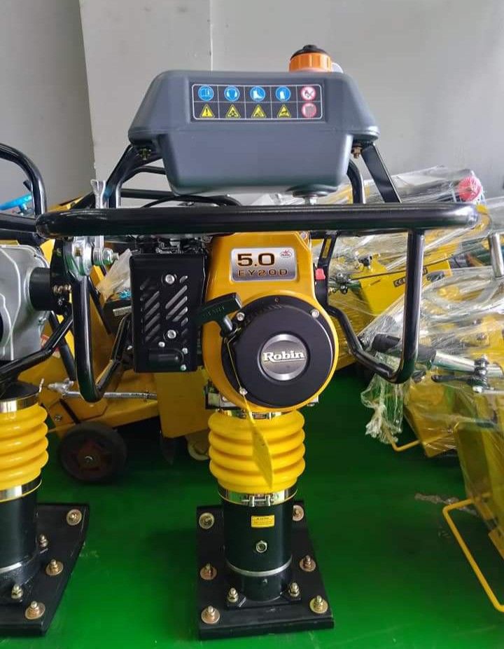 Hakata Japan Gasoline Tamping Rammer Robin Engine, Commercial