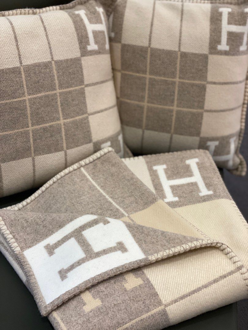 Hermes Avalon Blanket in Grey, Furniture & Home Living, Bedding