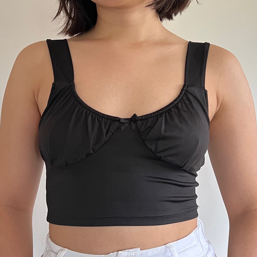 HM Black Crop Top, Women's Fashion, Tops, Sleeveless on Carousell