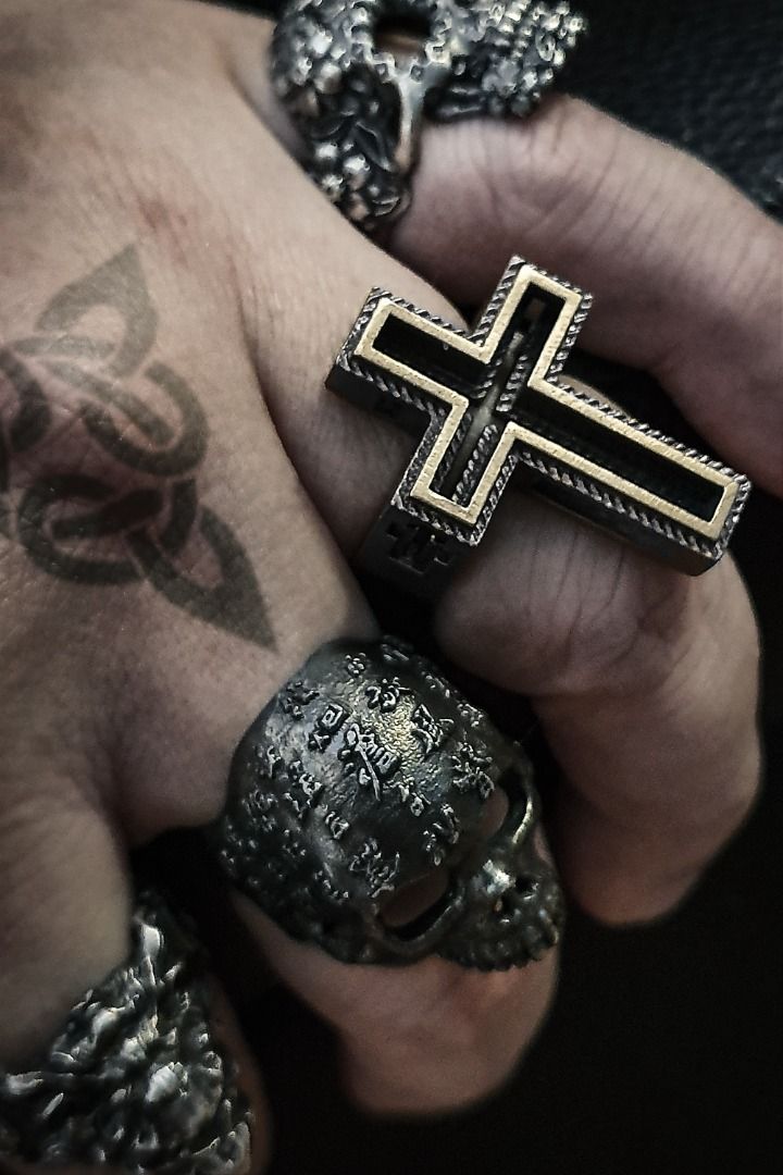 Crucifix ring clearance silver