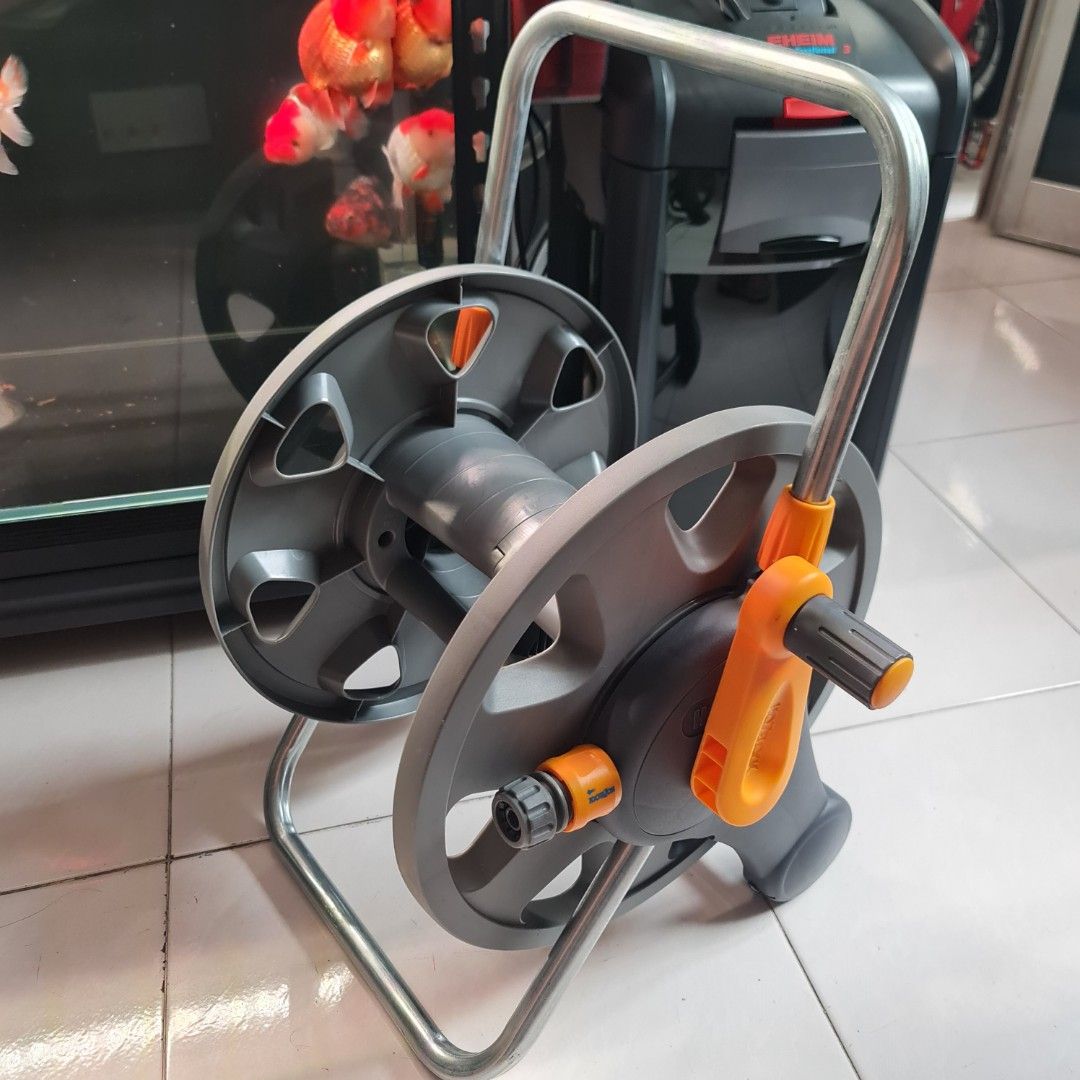 Hozelock 60m 2 In 1 Empty Hose Reel, Furniture & Home Living, Gardening,  Hose and Watering Devices on Carousell