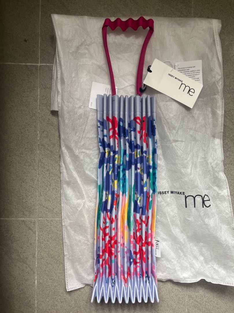 Issey miyake ME bag purple mermaid trunk pleats bag, 女裝, 手袋及