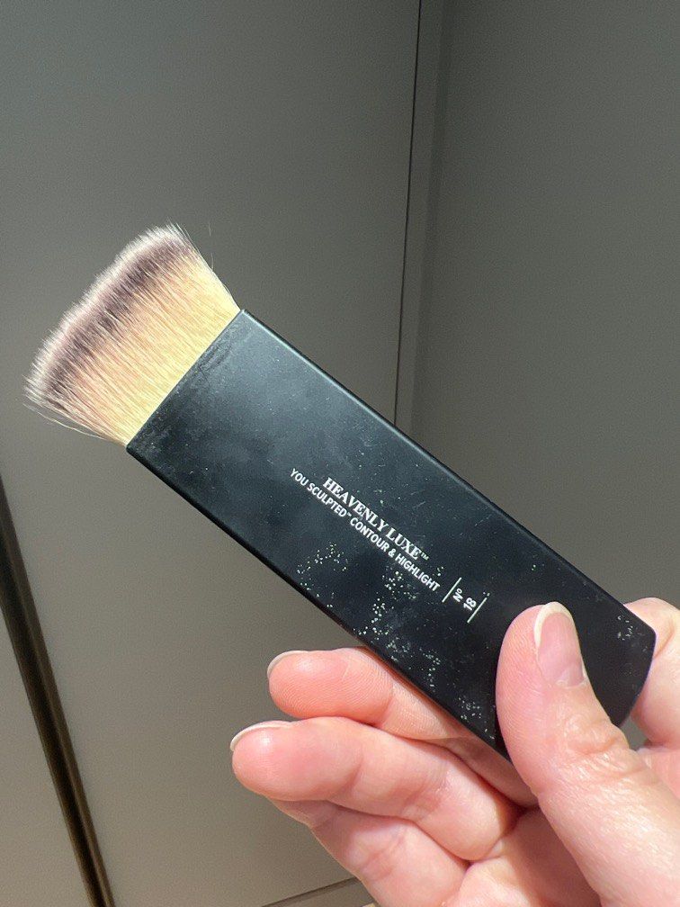 IT Cosmetics Heavenly Luxe You Sculpted! Contour & Highlight Brush