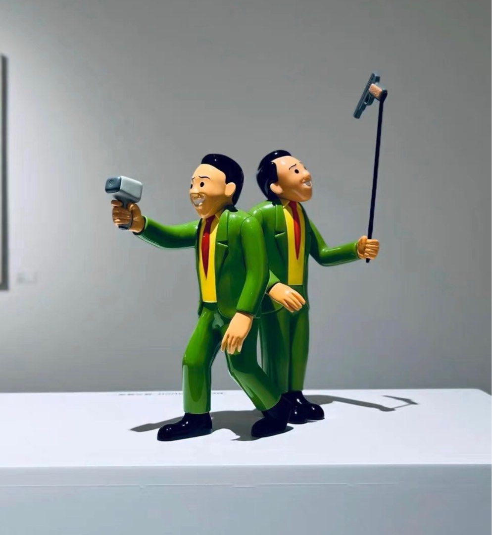 Joan Cornella の Idiotmeter と フィギュアセット