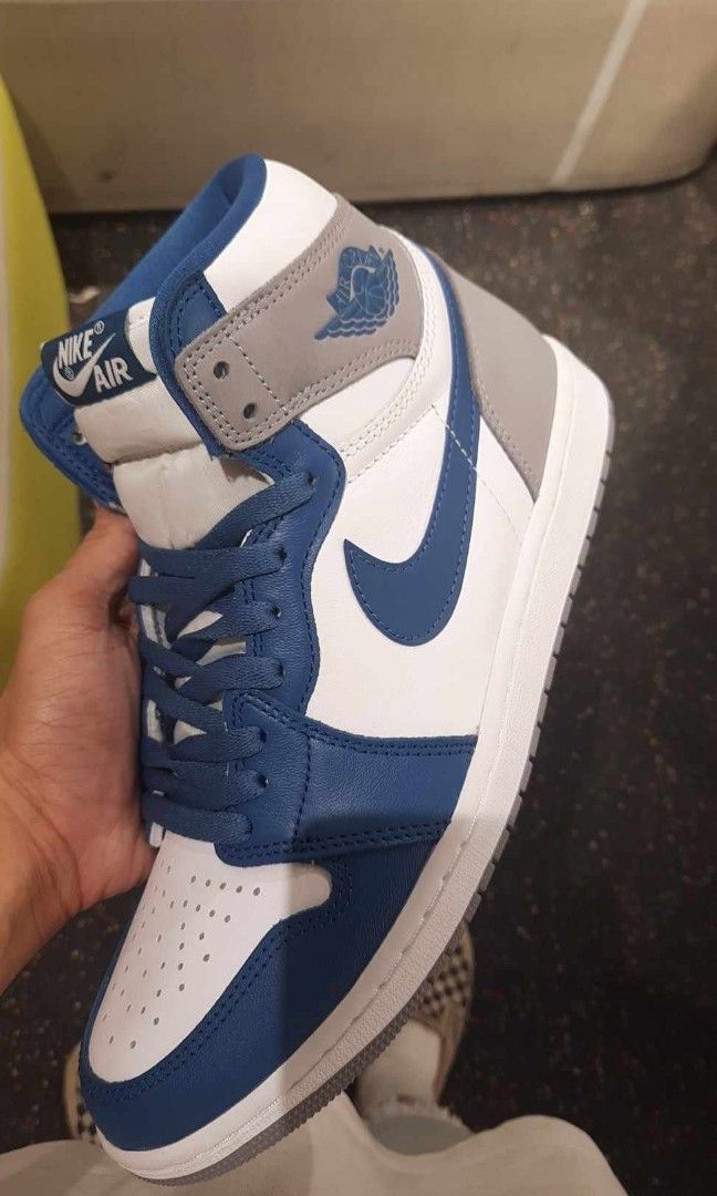 Blue jordans size 8 discount
