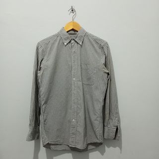 Kemeja Uniqlo
