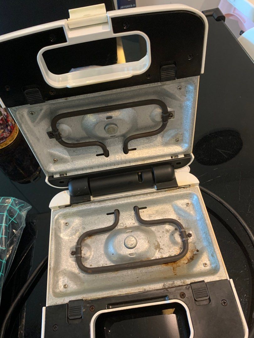 Kenwood waffle machine, TV & Home Appliances, Kitchen Appliances, Coffee Machines & Makers on