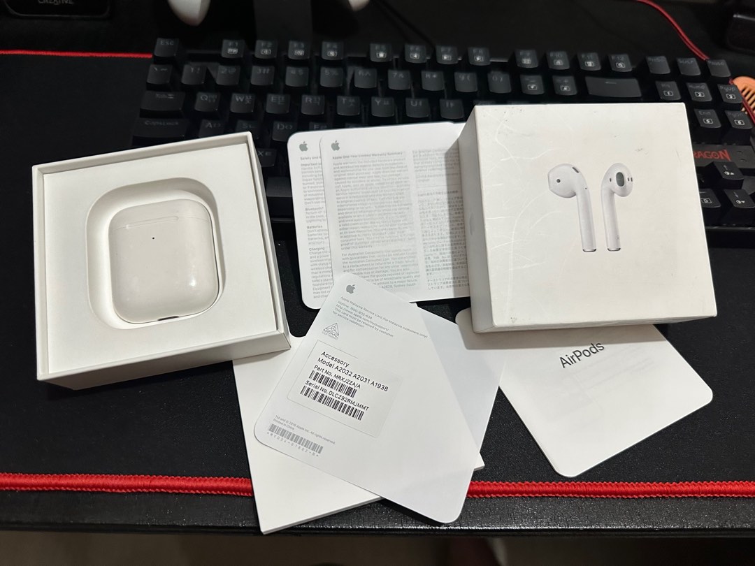 Legit Airpods 2nd Gen on Carousell