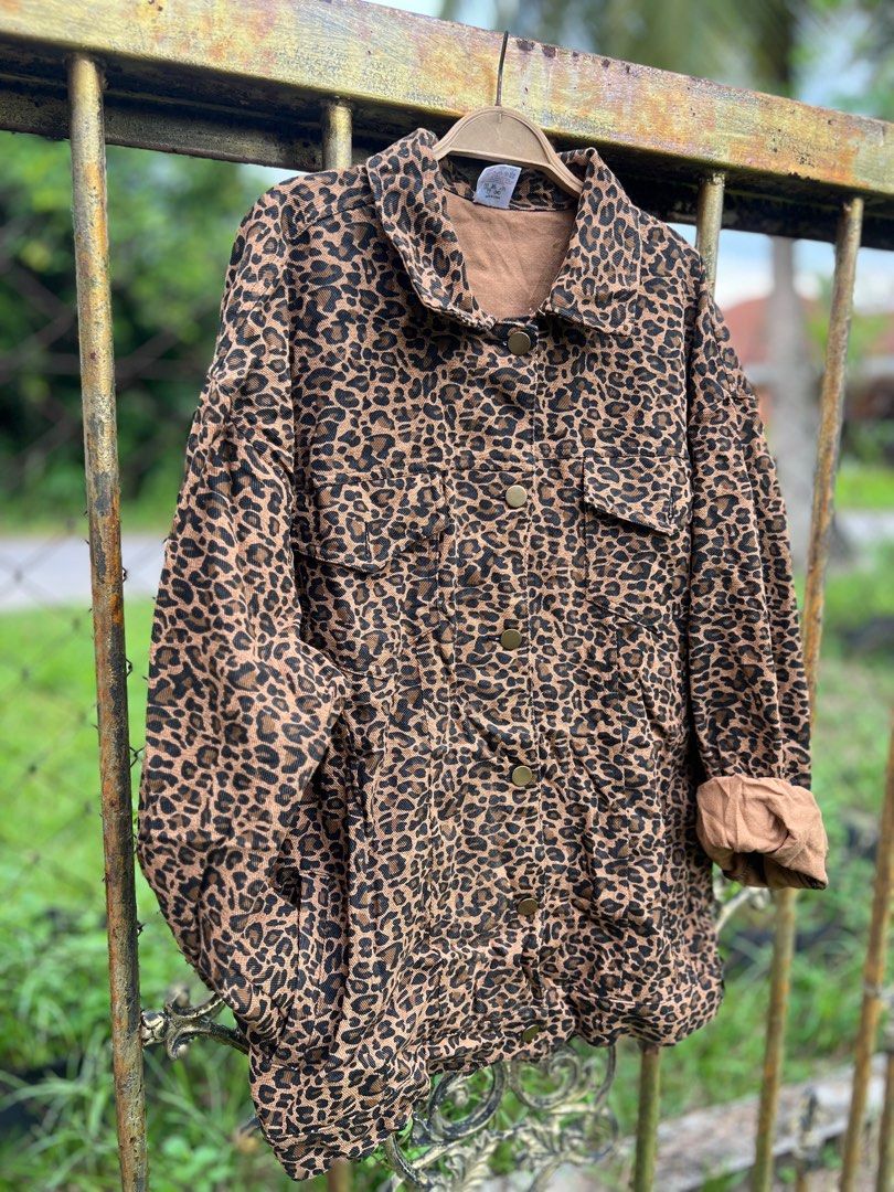 leopard-print denim jacket | Dolce & Gabbana | Eraldo.com