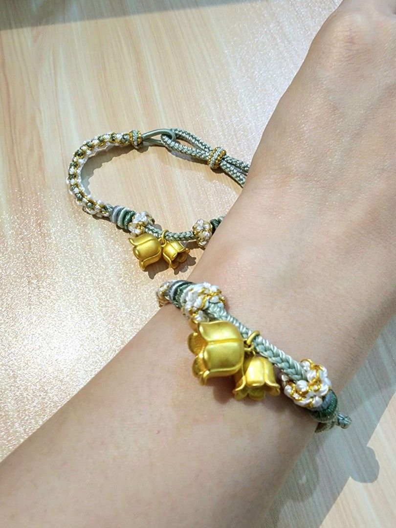 Lily store flower bracelet