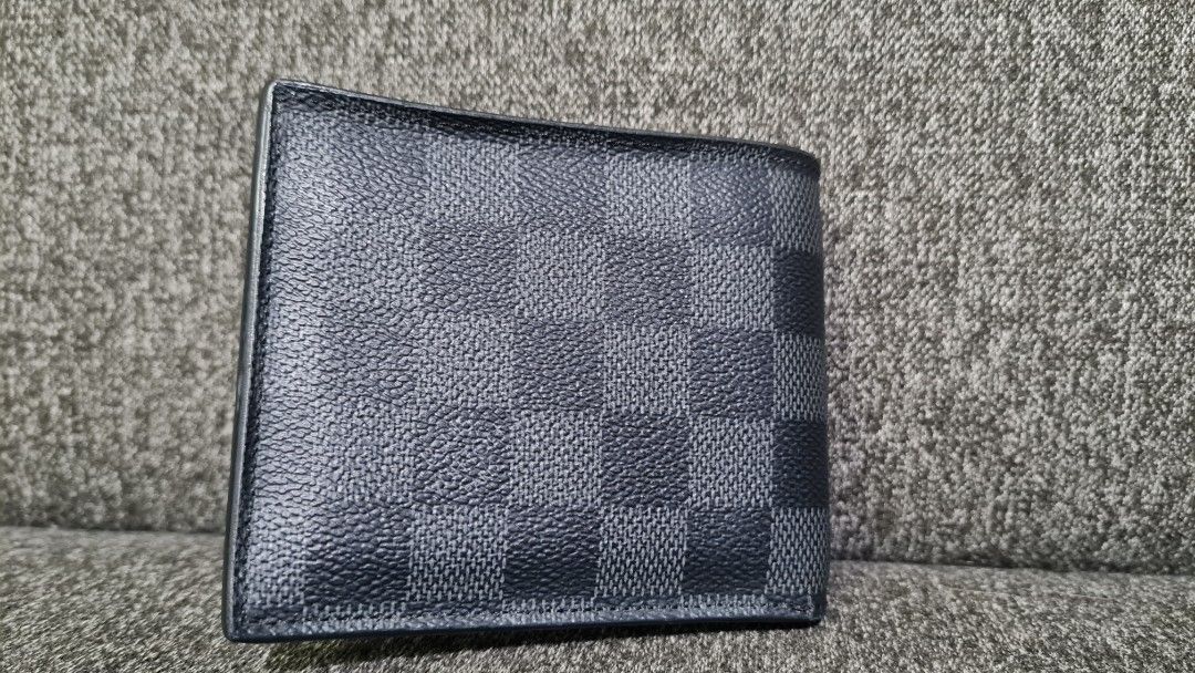 LOUIS VUITTON AMERIGO WALLET IN DAMIER GRAPHITE, Men's Fashion, Watches &  Accessories, Wallets & Card Holders on Carousell