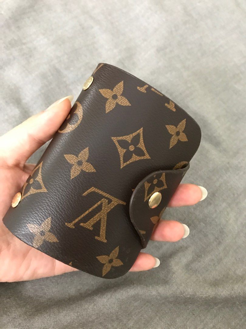 LV Wallet card holder, Women's Fashion, Bags & Wallets, Wallets & Card  holders on Carousell