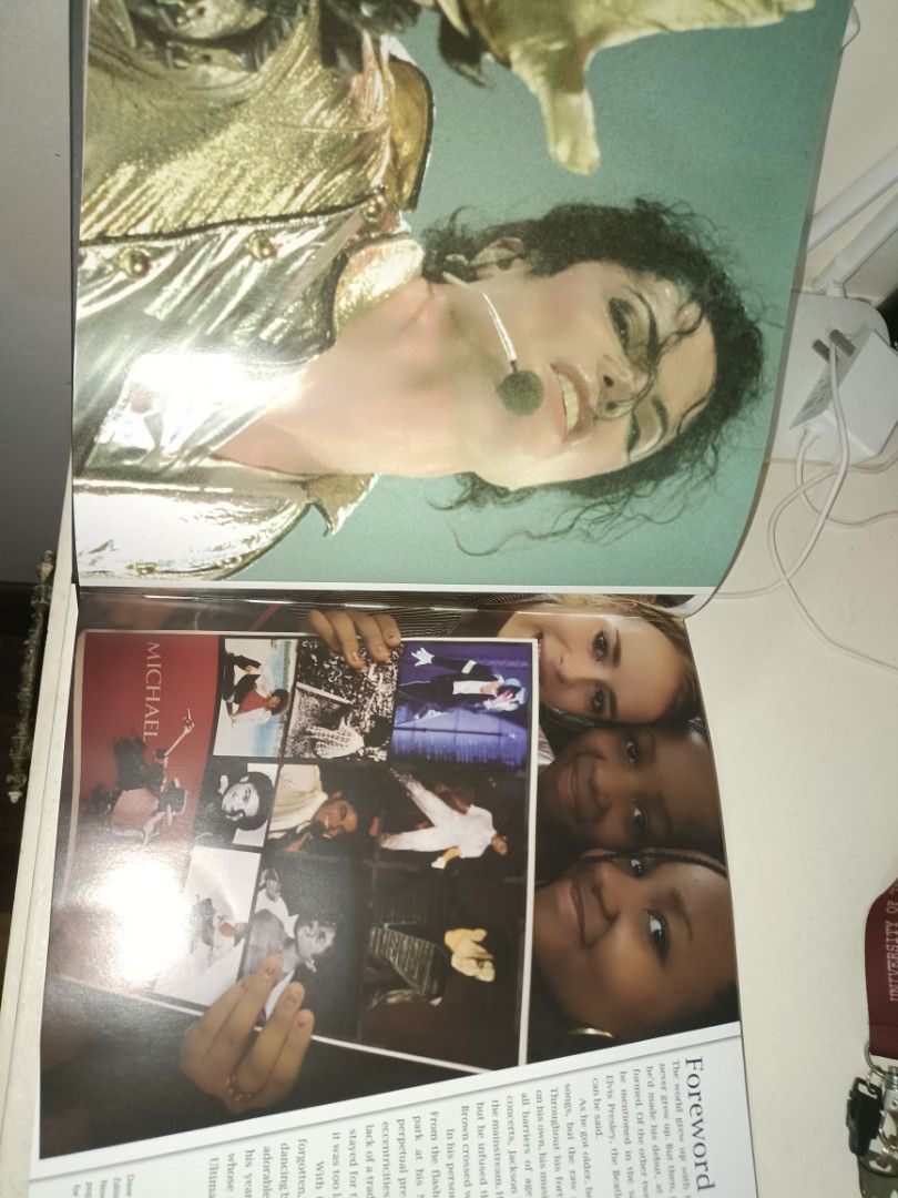 Micheal Jackson a Tribute to the King of Pop Memorabilia (Platinum
