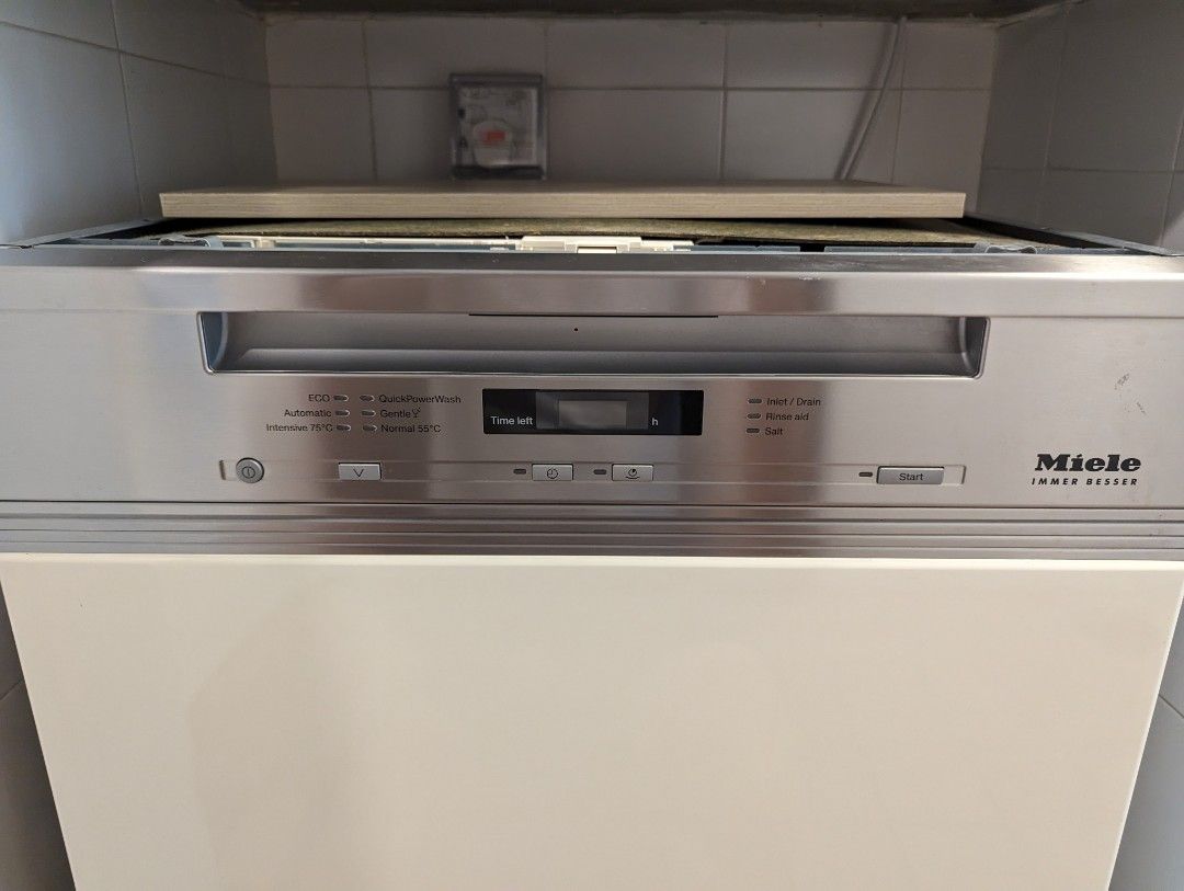 Miele built in dishwasher 3200 new!, TV & Home Appliances, Kitchen