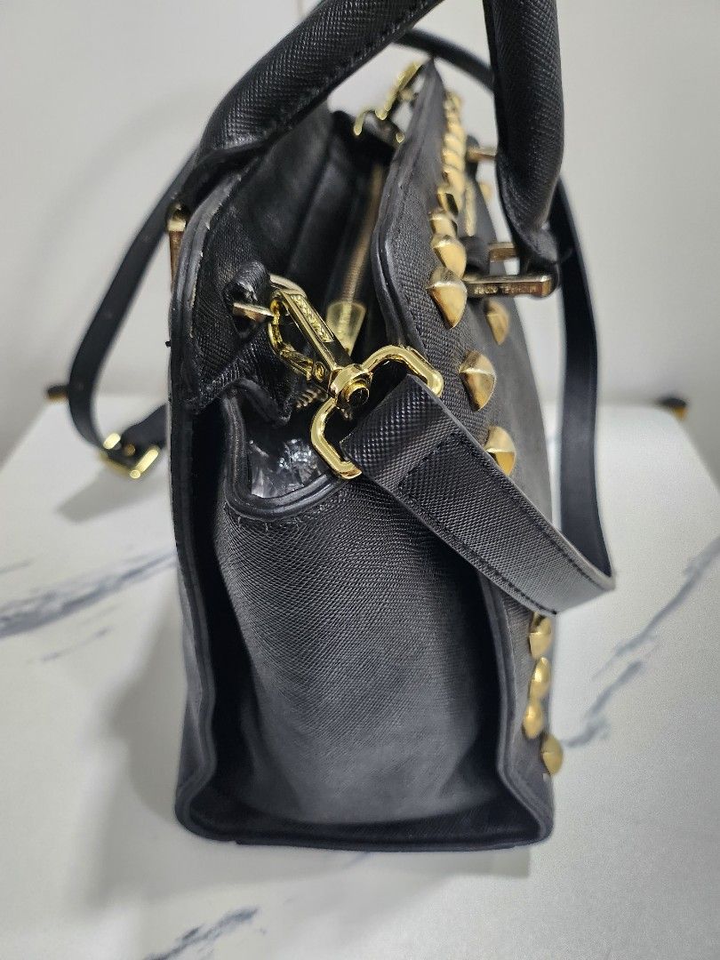 Michael kors saffiano stud hotsell