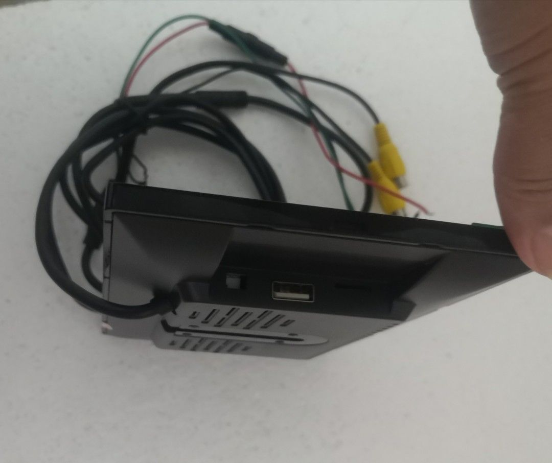 Mp5 Full HD Led Monitor (Category: Monitor Screens) located in Cavite. Submitted by Combiishop (Listing ID 1243841273, Image 2). Description: Pwede e operate ng manual o remote control.