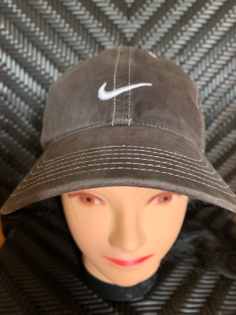 Nike Cap, Men's Fashion, Watches & Accessories, Caps & Hats on Carousell