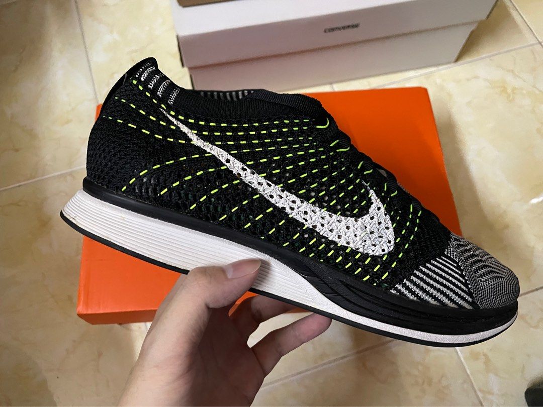 Nike flyknit racer hotsell volt black white