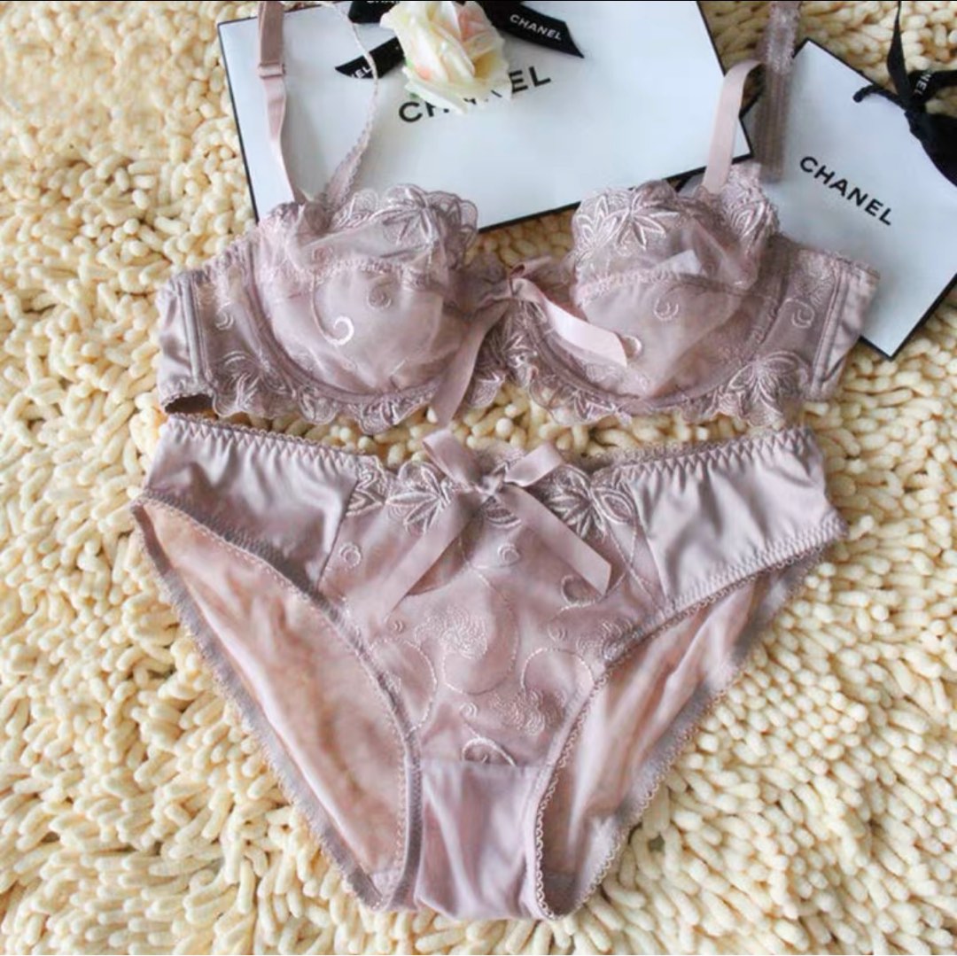 Translucent Nude Pink Bra Set 80C, Women's Fashion, New