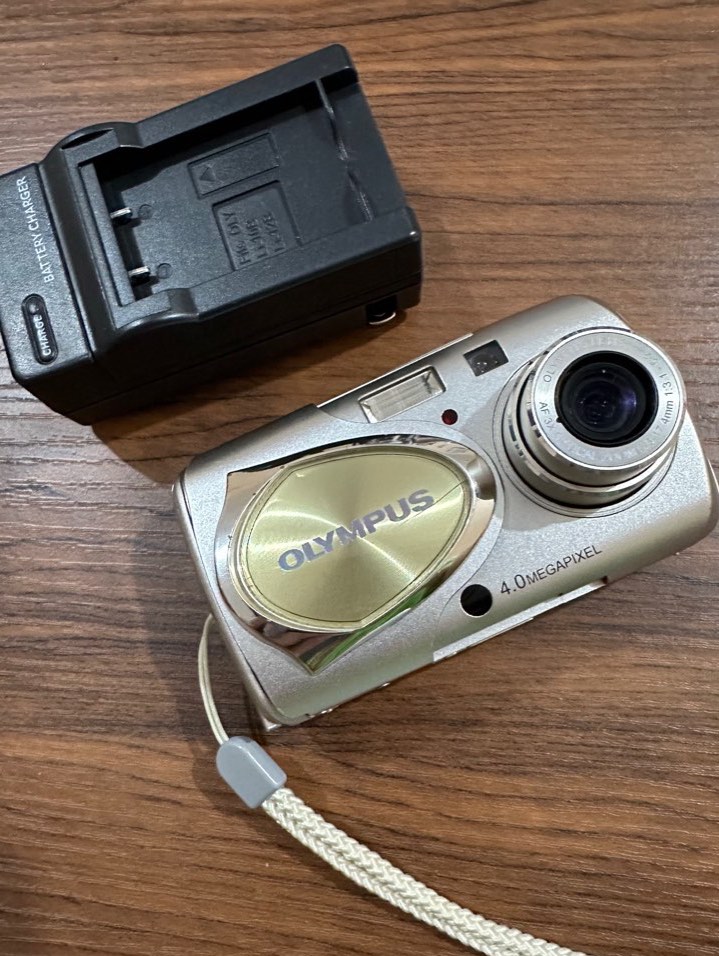 Olympus Stylus/Mju 400 (RARE) Digital, Photography, Cameras on Carousell
