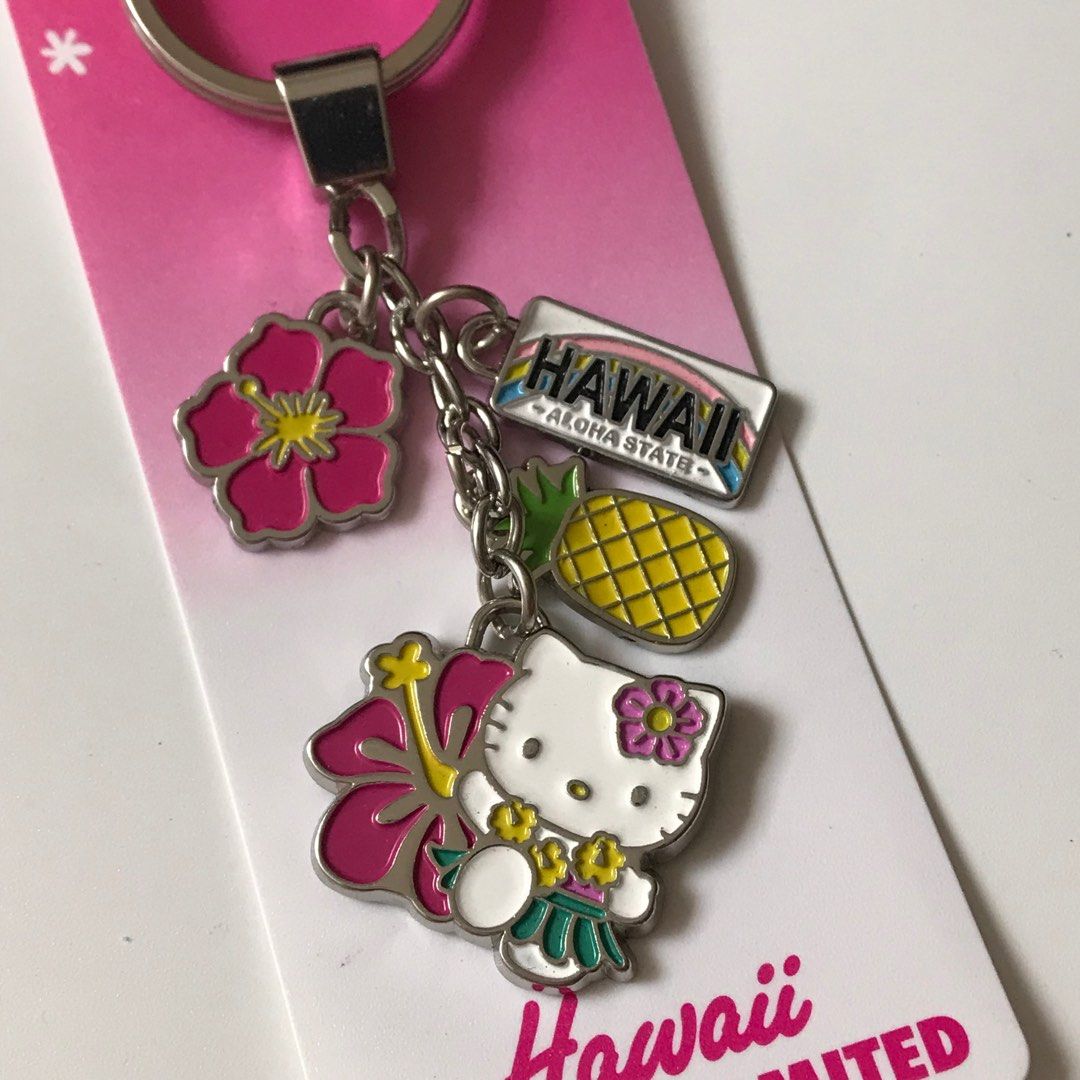 Original Hawaii Hello Kitty Keychain, Women's Fashion, Jewelry & Organizers, Charms on Carousell