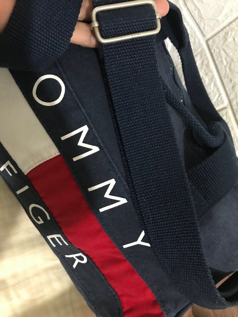 original tommy hilfiger gym bag on Carousell