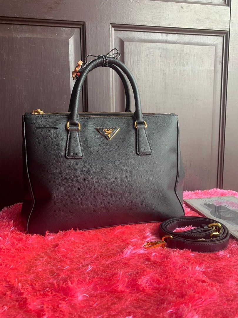 PRADA Medium Galleria Saffiano leather bag, Women's Fashion, Bags &  Wallets, Tote Bags on Carousell