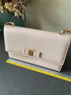 (Category: ) located in . Submitted by itsmelpreloved (Listing ID 1243837139, Image 1). Description: .