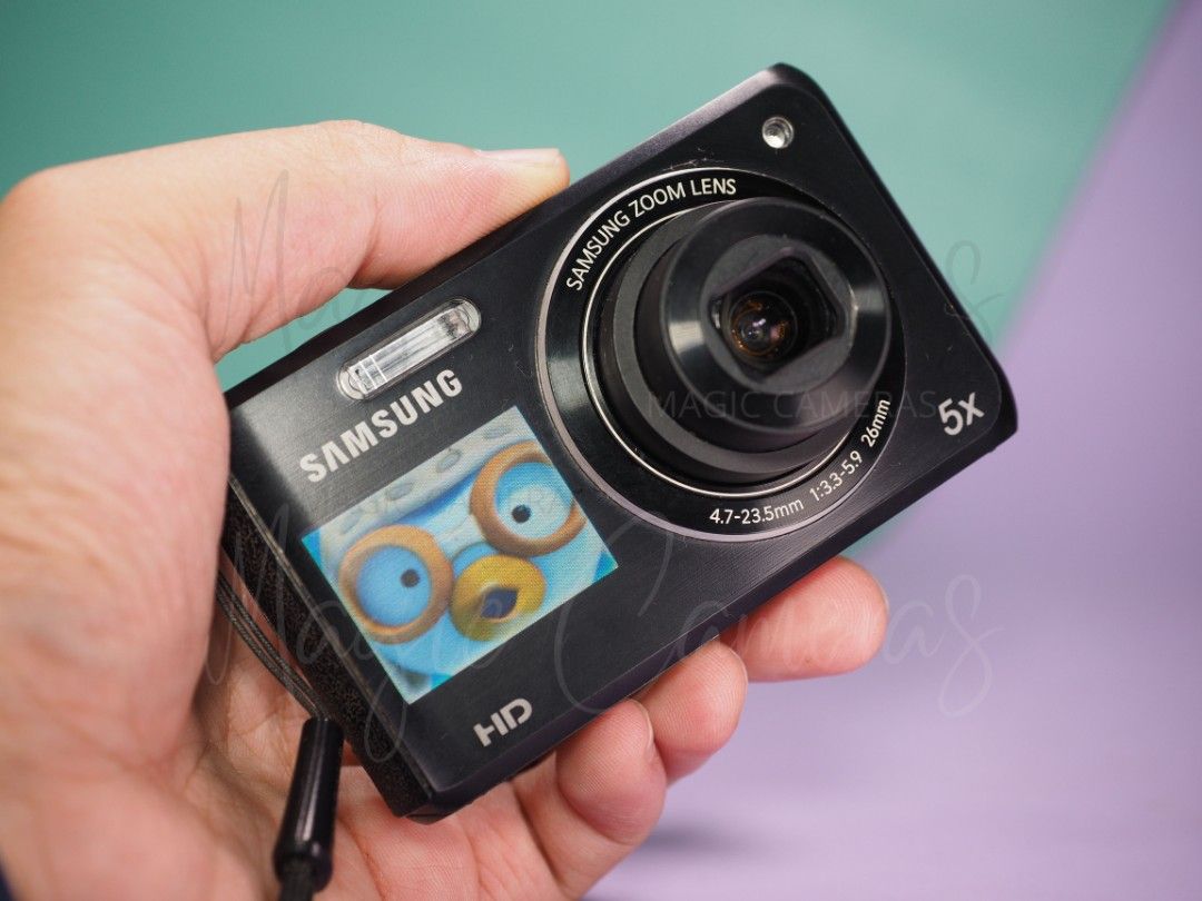 Samsung DV90 16 Megapixels Digital Camera w/ front LCD Screen on