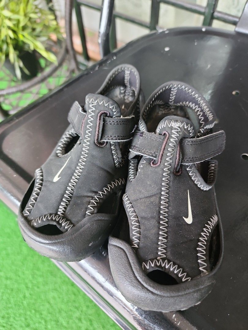 10c best sale nike sandals